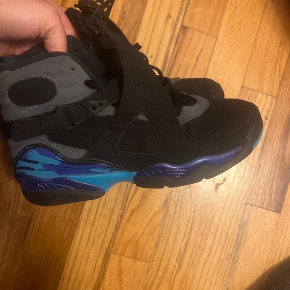 Jordan 8s Size 5 - Picture 2 of 4